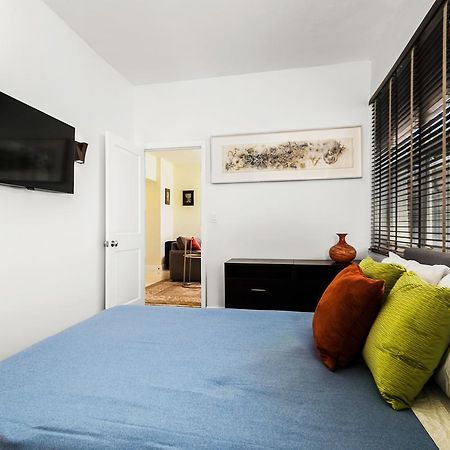Two Bedroom Two Bath Apartment 2 Block To Beach Miami Beach Exteriér fotografie