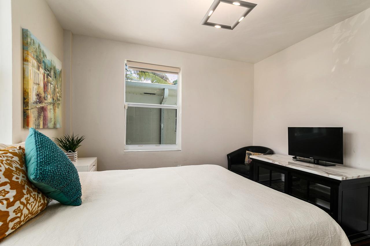 Two Bedroom Two Bath Apartment 2 Block To Beach Miami Beach Exteriér fotografie