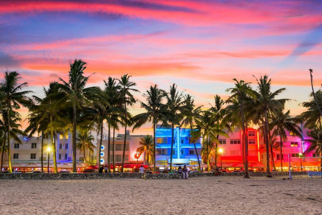 Two Bedroom Two Bath Apartment 2 Block To Beach Miami Beach Exteriér fotografie